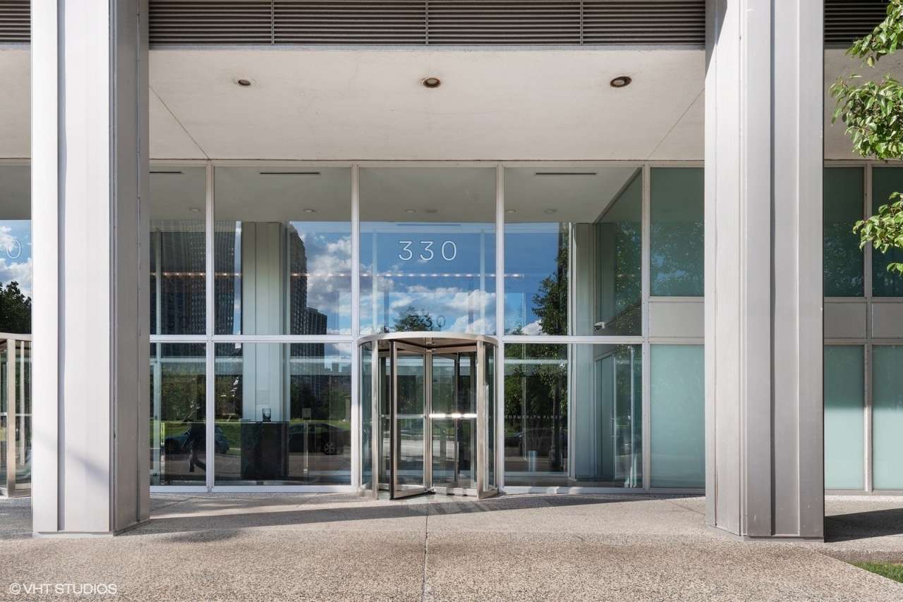 330 W Diversey Parkway unit: 2701