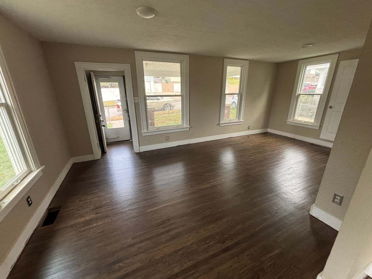 newly remodeled 3 bedroom