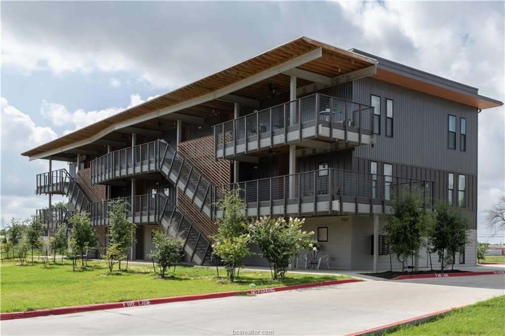 101 West 33rd Street