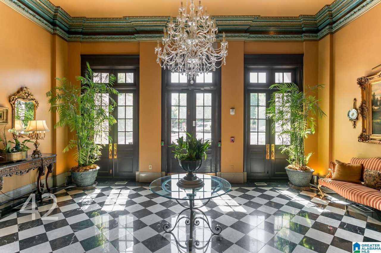 2250 HIGHLAND AVENUE