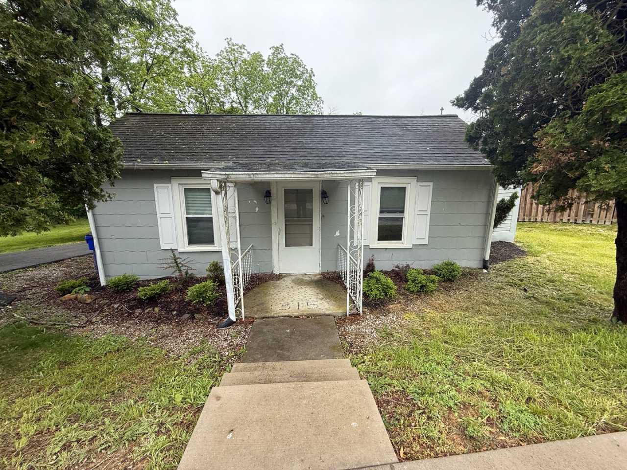 1315 Giles Road
