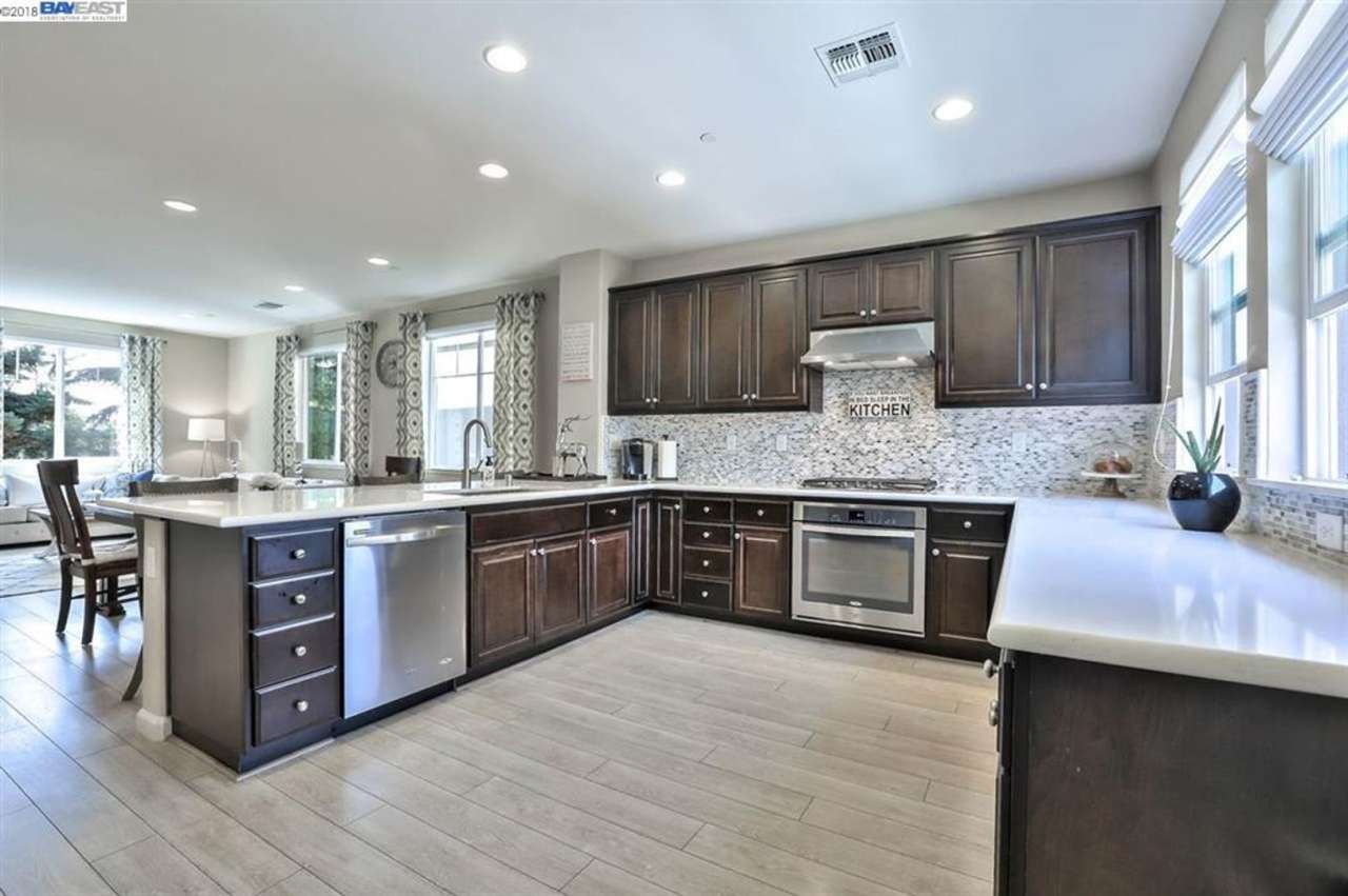 $3,740 - GORGEOUS THREE BEDROOM 2016 HOME WITH LARGE OFFICE IN CENTRAL HAYWARD