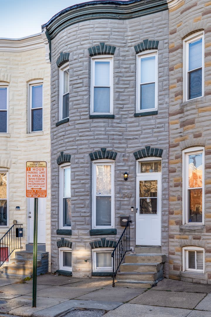 Charming Urban Living: 2BR Townhome with Modern Amenities in Pigtown
