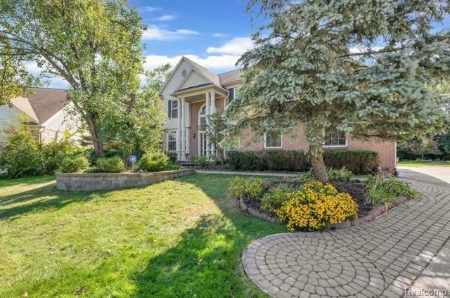 203 FALLING BROOK Drive