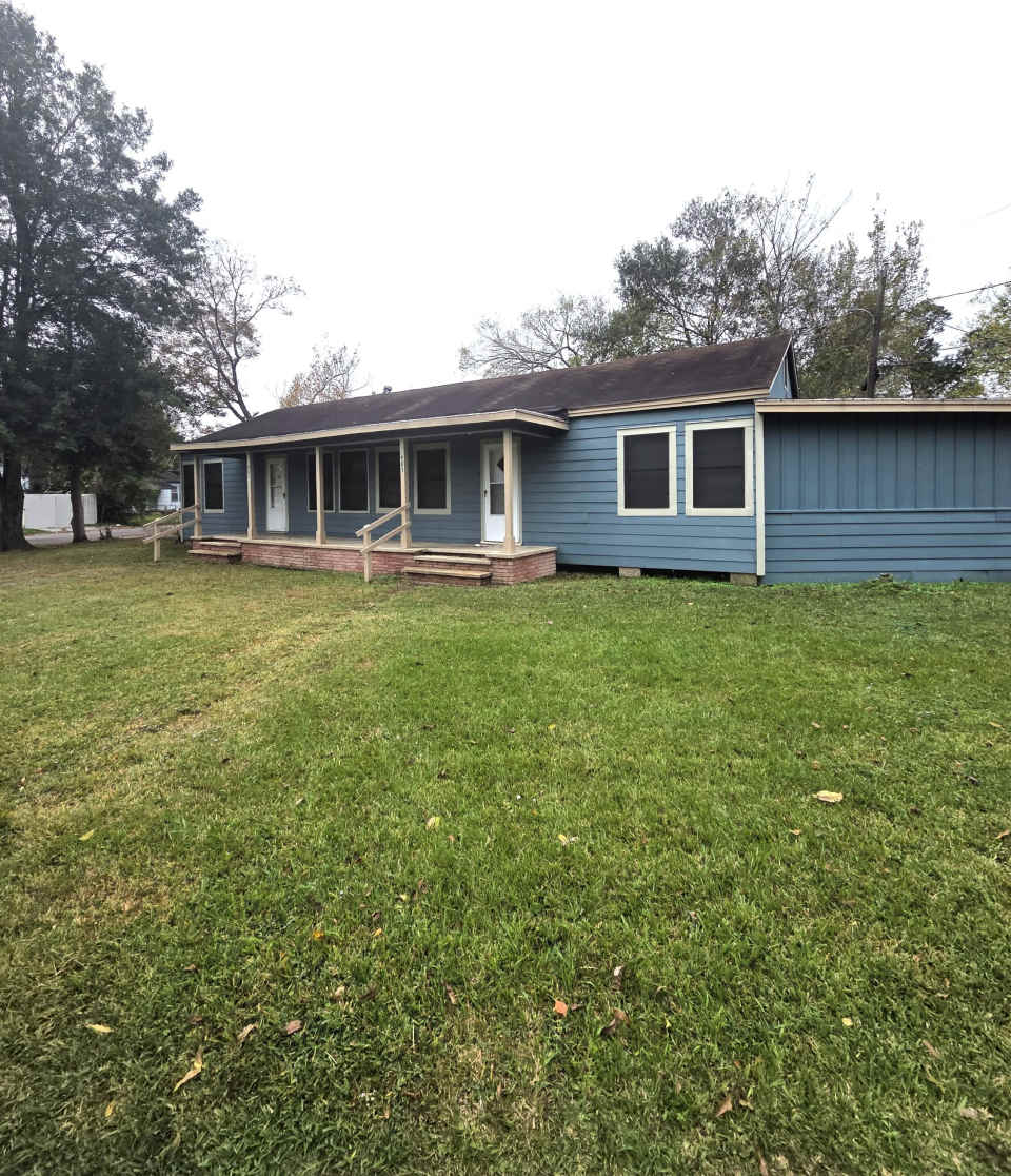 403 West Dewey Avenue