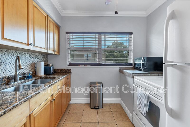 3808 W El Prado Blvd