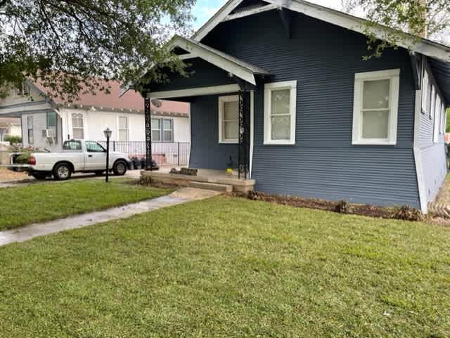 736 Hammond Ave