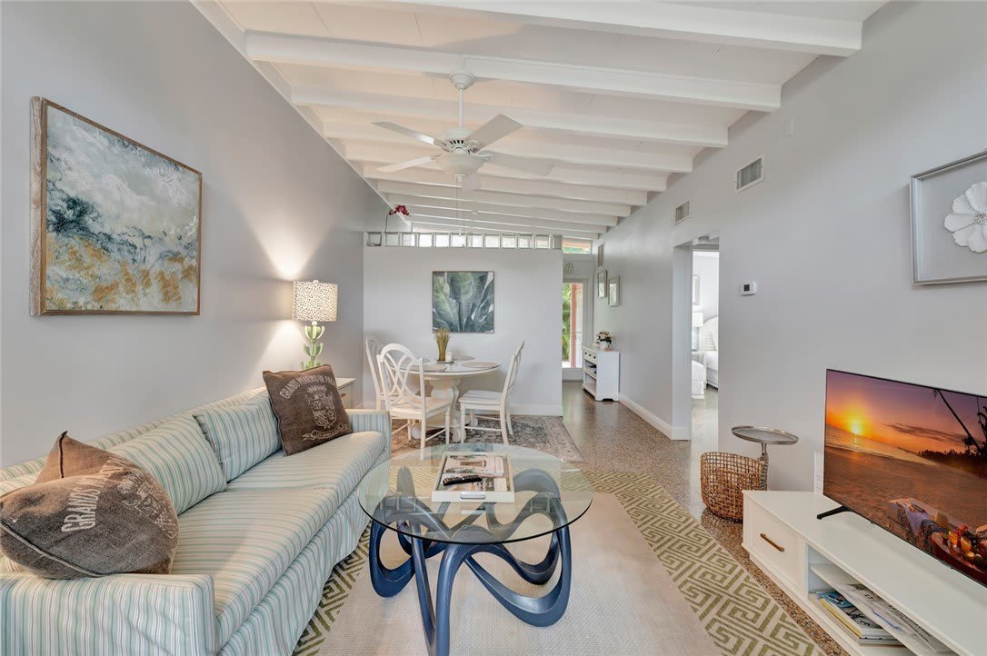 720 Lantana Lane unit: B