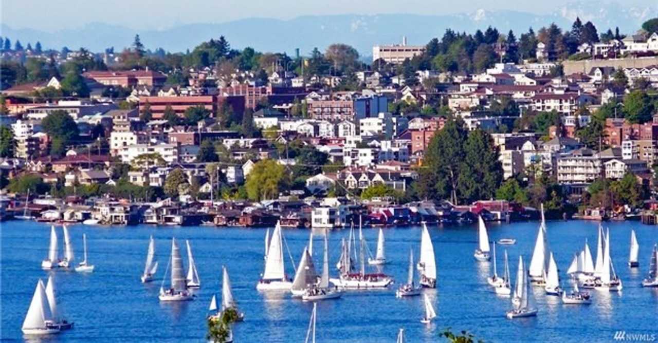 Furnished 2 bedroom Condo with view of Lake Union