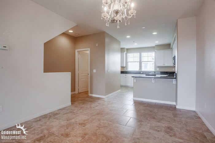 790 Harbor Cliff Way