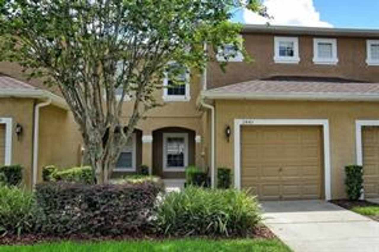 Beautiful 2 Bedroom/2.5 Bath Townhome in Devon Place!