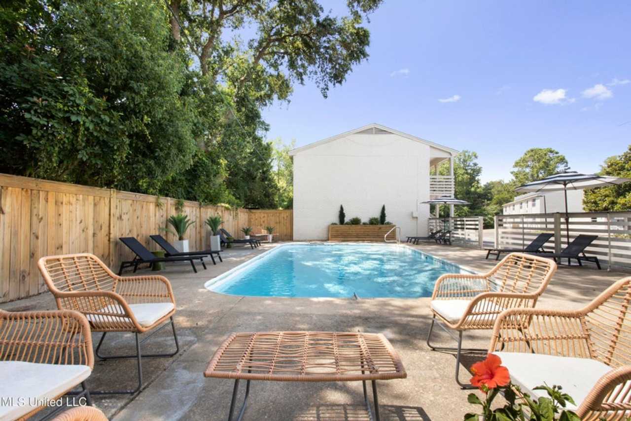 Adorable Remodeled Condo in the Heart of Downtown Ocean Springs
