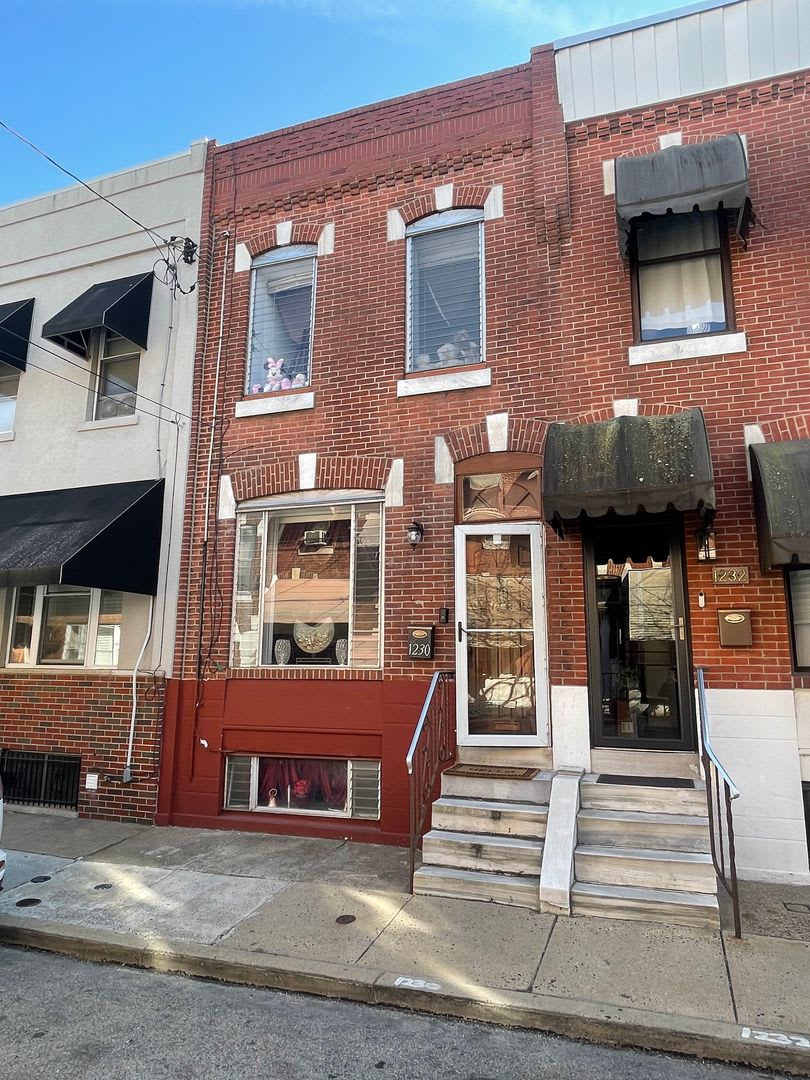 Beautifully Updated 3 Bedroom House Available Near Jefferson Hospital