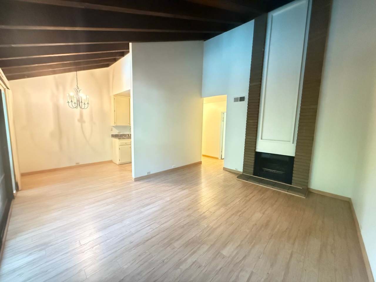 1 bed 1 bath available in the Arden area of Sacramento!