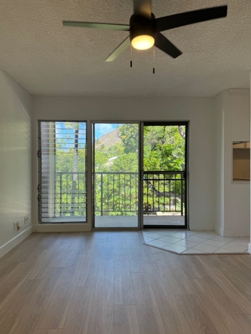 Renovated Studio with parking near Diamond Head