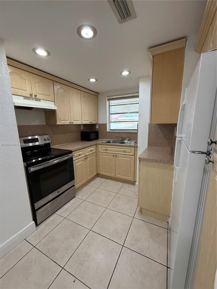 8820 Fontainebleau Blvd