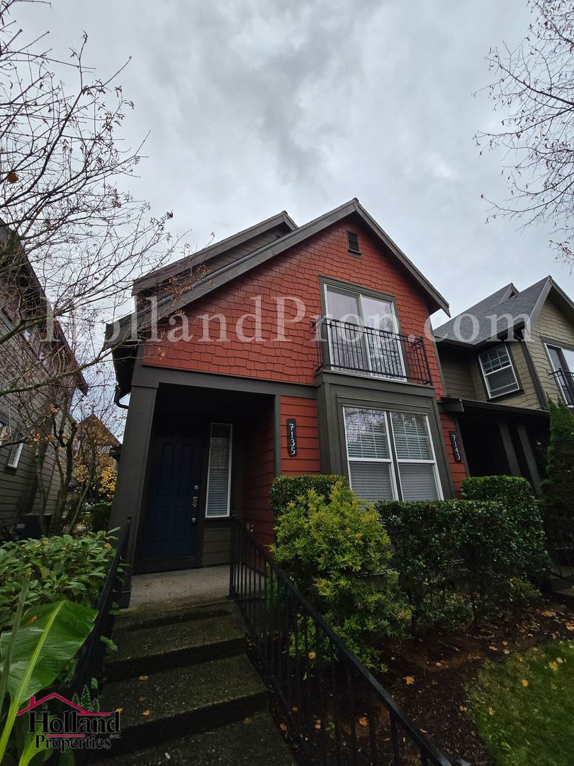 Beautiful 2 Bed • 2.5 Bath home in Prime Hillsboro Location – Light, Bright  Functional! *** Special $150 credit on your first full month's rent ***