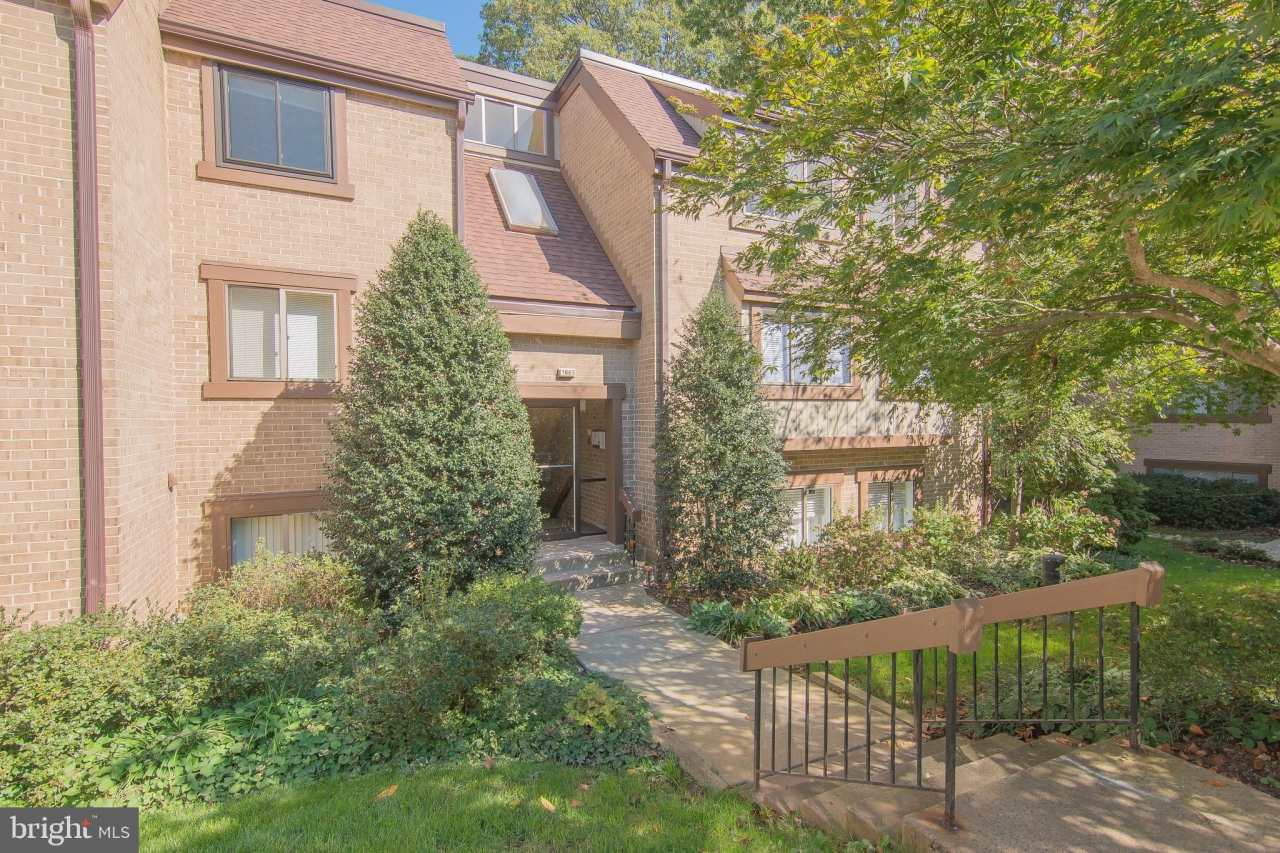 1665 PARKCREST Circle unit: 301