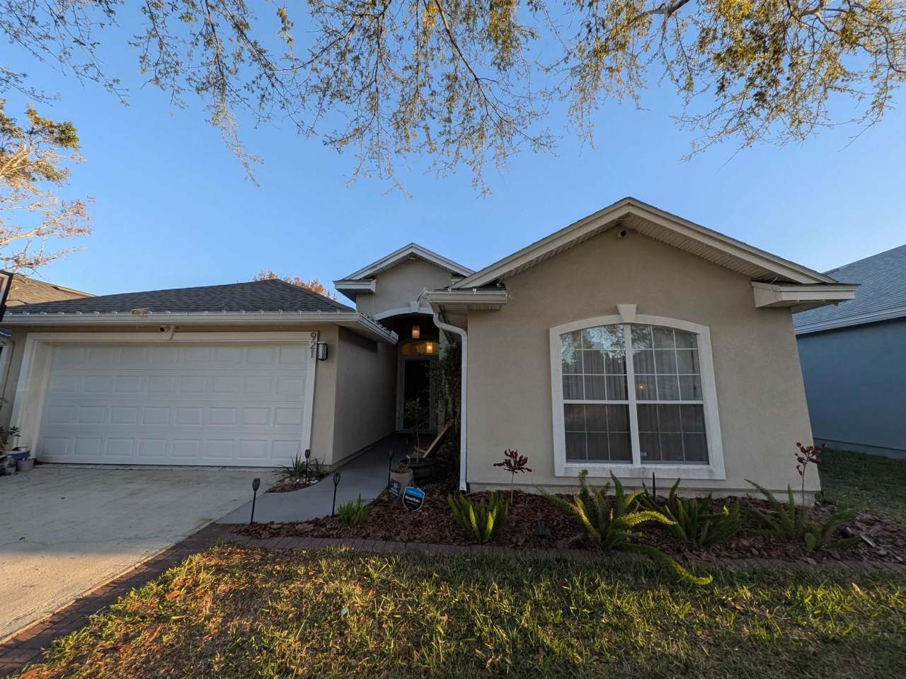 921 OAK ARBOR CIR
