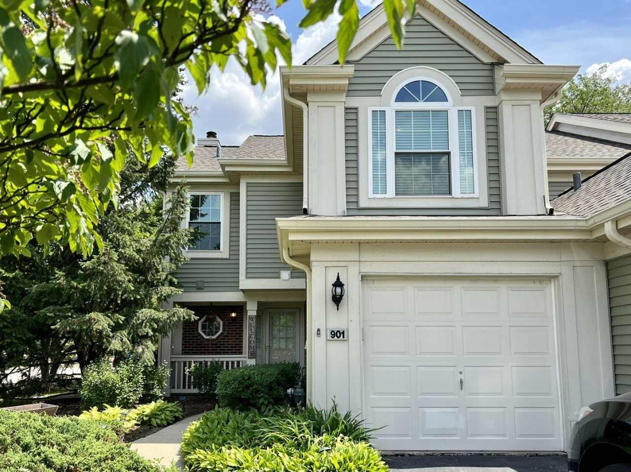 901 Little Falls Court