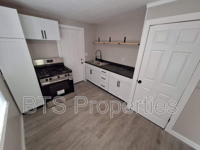 1627 North Valley Avenue