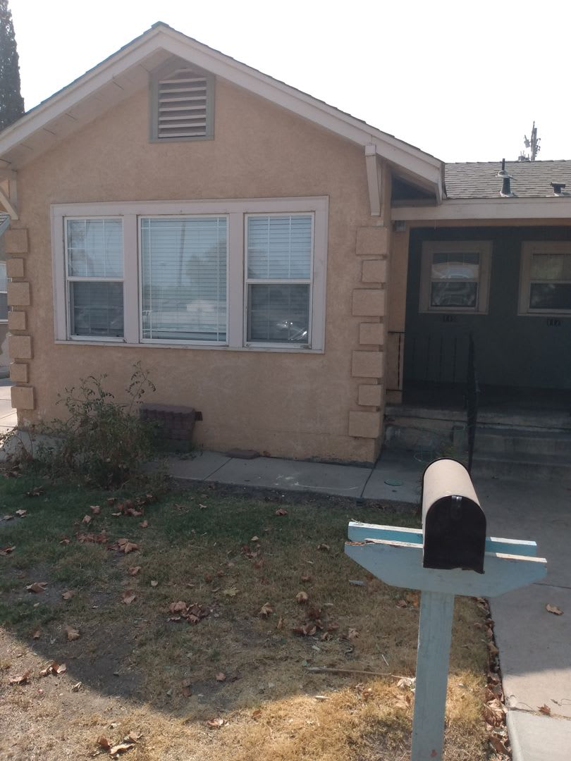 1 Bedroom, 1 Bath Duplex in Hanford