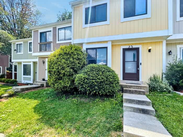 33 Sugarland Square Court