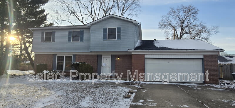 924 East Washington Center Road