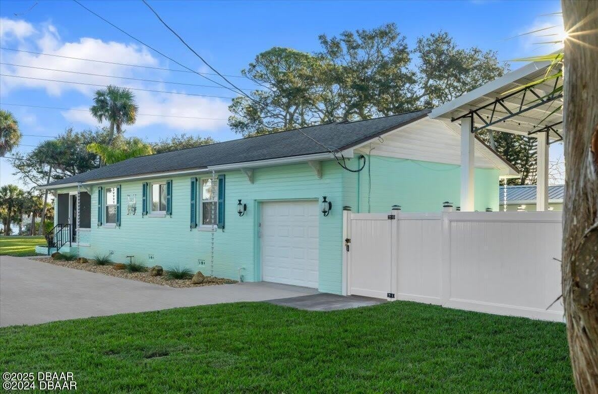 1146 Riverside Drive