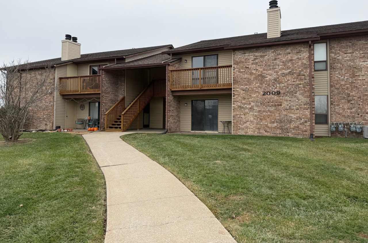 2 Bedrooms and 2 Baths