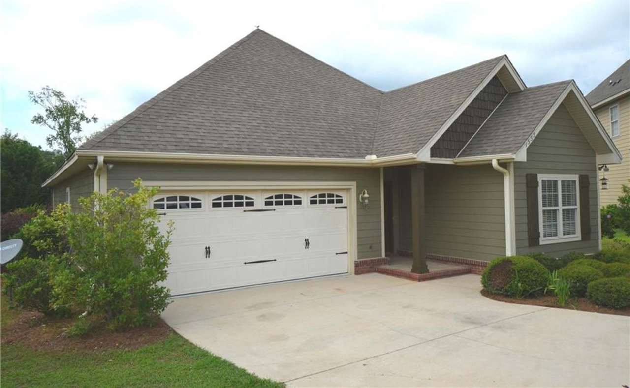 One Story well maintained home in Gardens at Gatewood