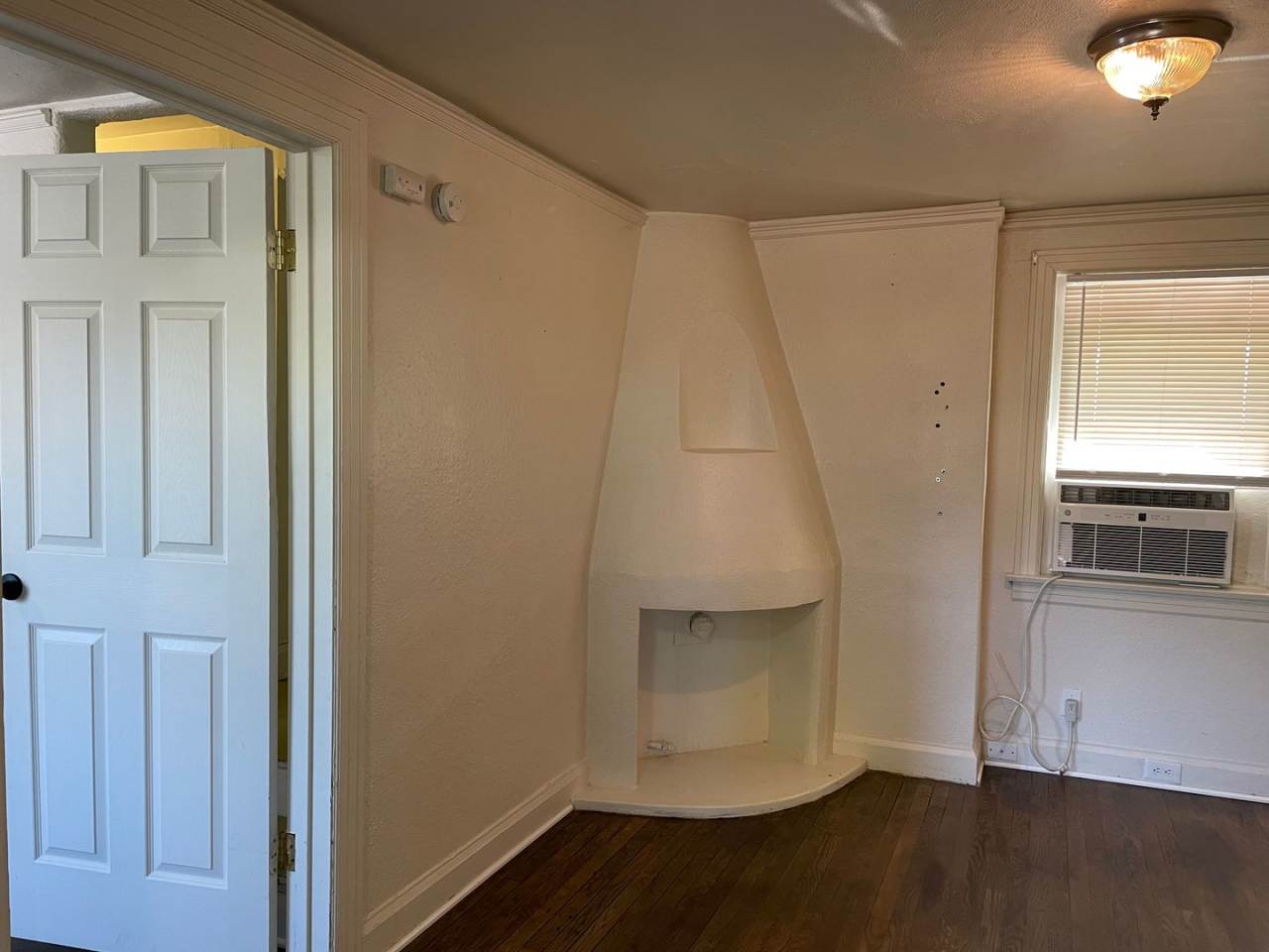 Charming Upstairs Apartment