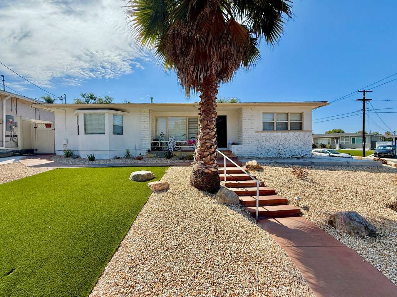 6BD/3BA Large House, Newly Renovated! (Lease out, pending signatures. Check back in a few days!)