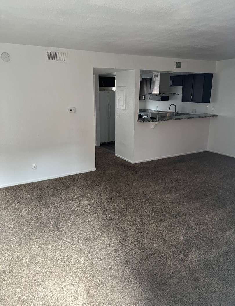 3 Bedroom 2.5 Bath Bruce  Stewart