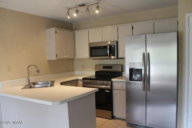 2700 S White Mountain Road