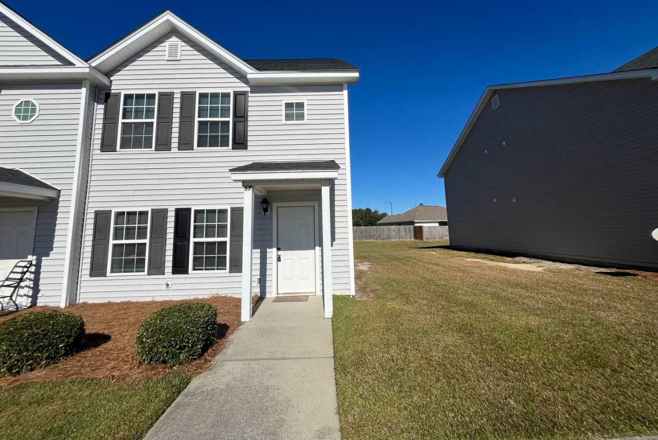 Two Bedroom Townhome in Port Wentworth