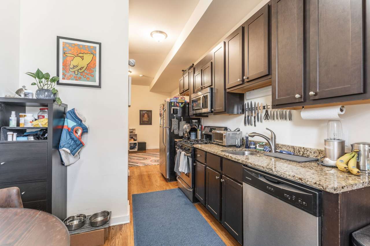 2146 West Chicago Avenue