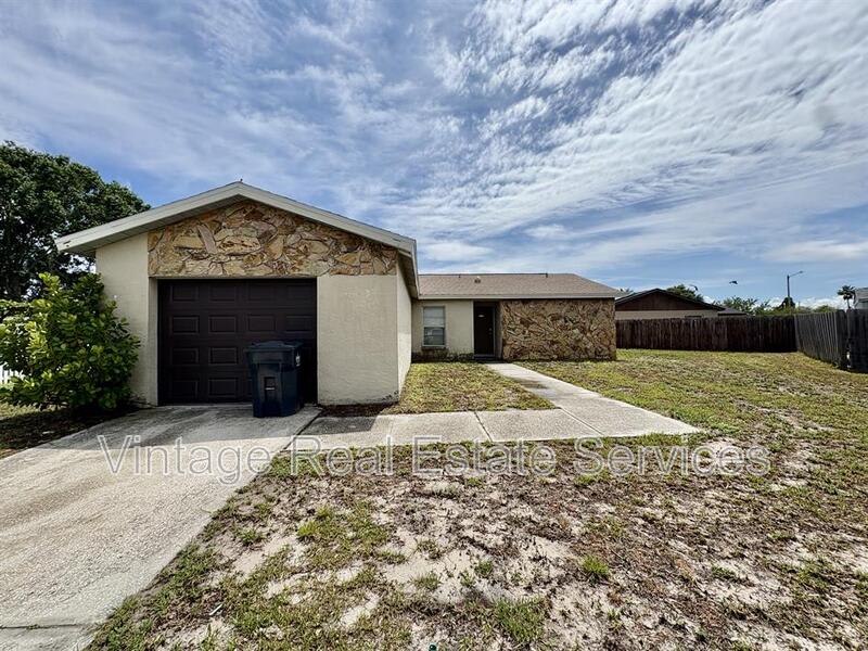 902 E Pine Ridge Cir.