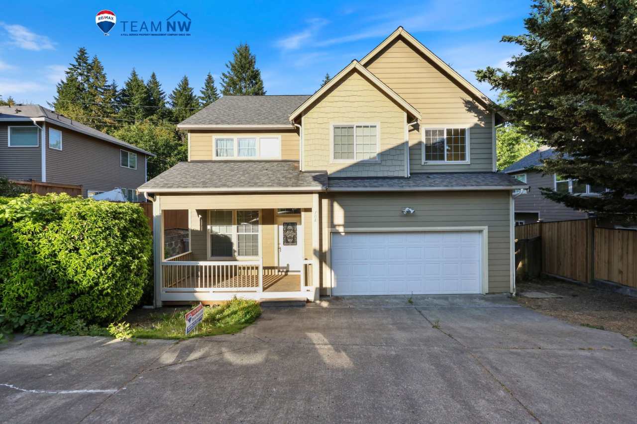 Charming 4-Bedroom Home on Tumwater Hill – Spacious, Comfortable  Ideally Located
