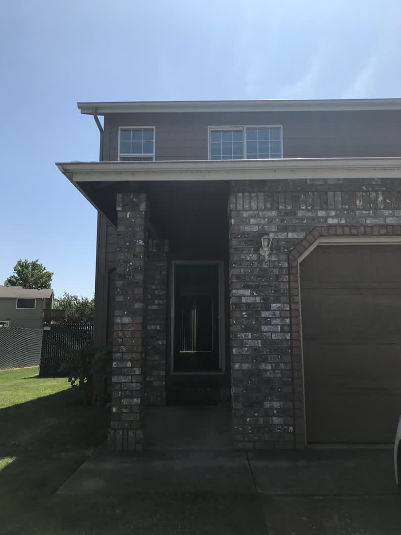 (SAM 15) 3 bedroom and 1.5 Bathroom duplex