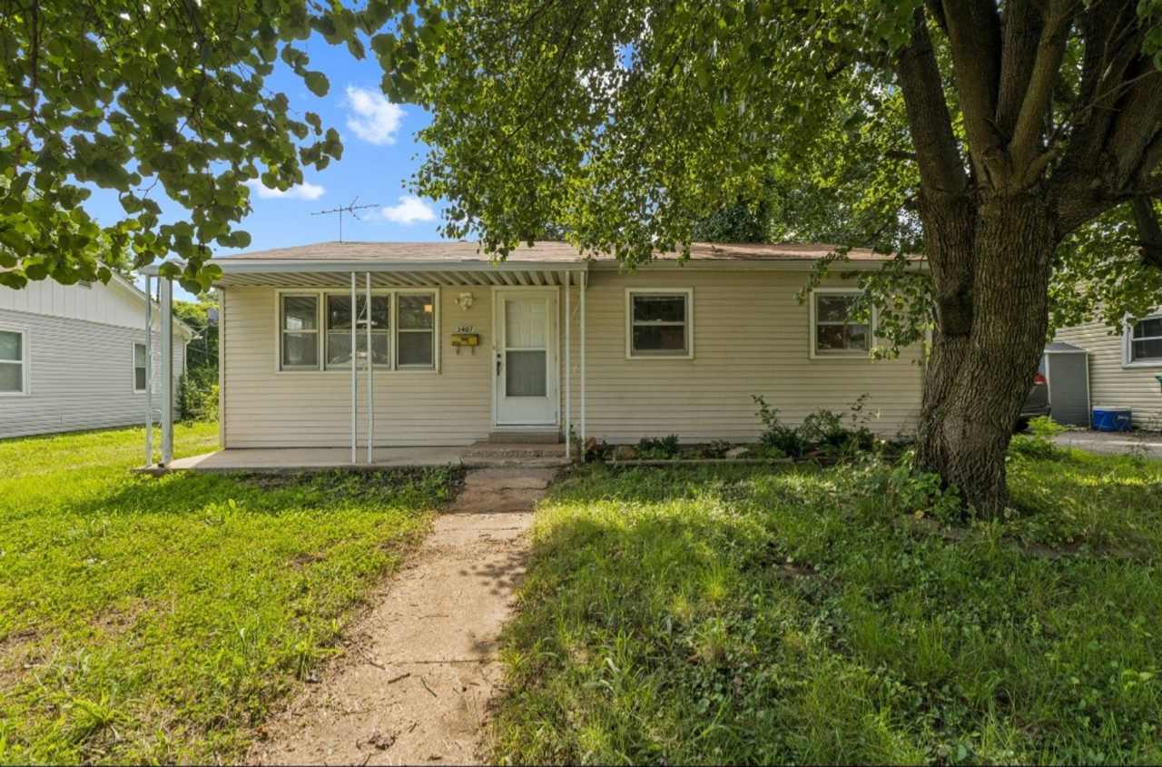 LIMITED TIME**NO APPLICATION FEE**1/2 OFF DEPOSIT**