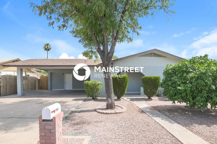 1541 East Flower Circle