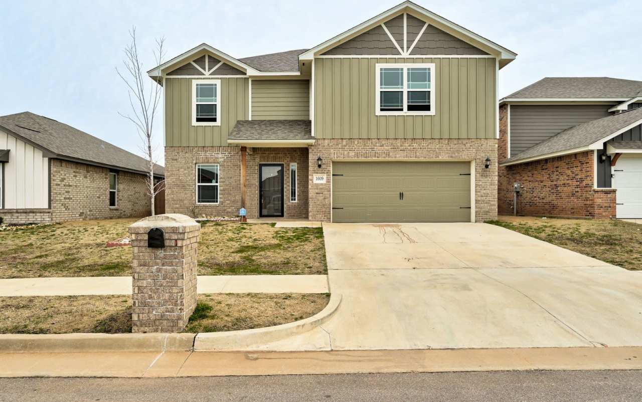 * * * $250 MOVE-IN SPECIAL * * * Welcome to 1609 Maroon Dr – Modern Comfort Near Lake El Reno! * * * $250 MOVE-IN SPECIAL * * *