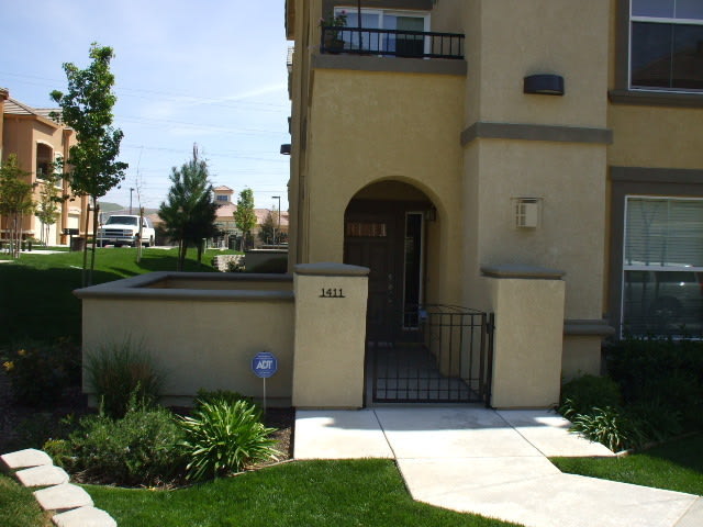 1411 Vessona Circle "Fabulous Folsom Condo with pool"