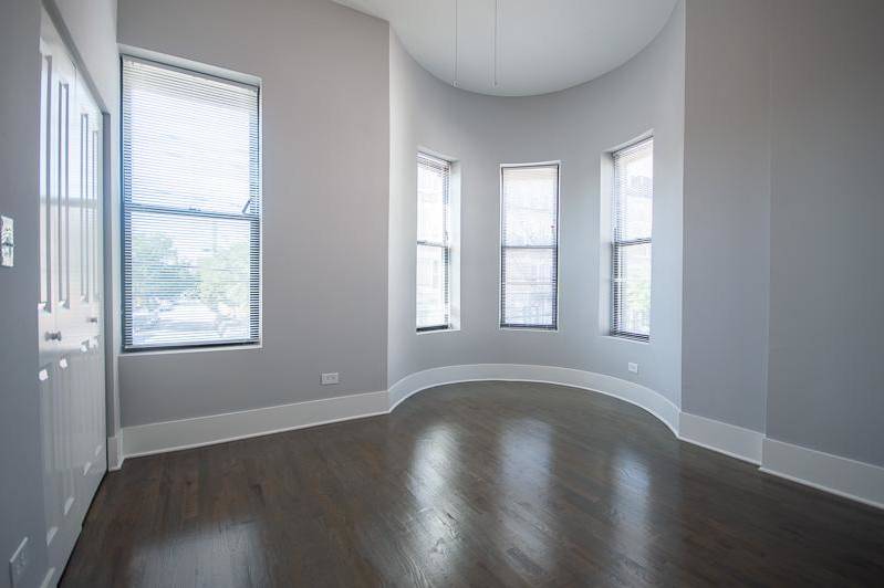 1044 W 18th St