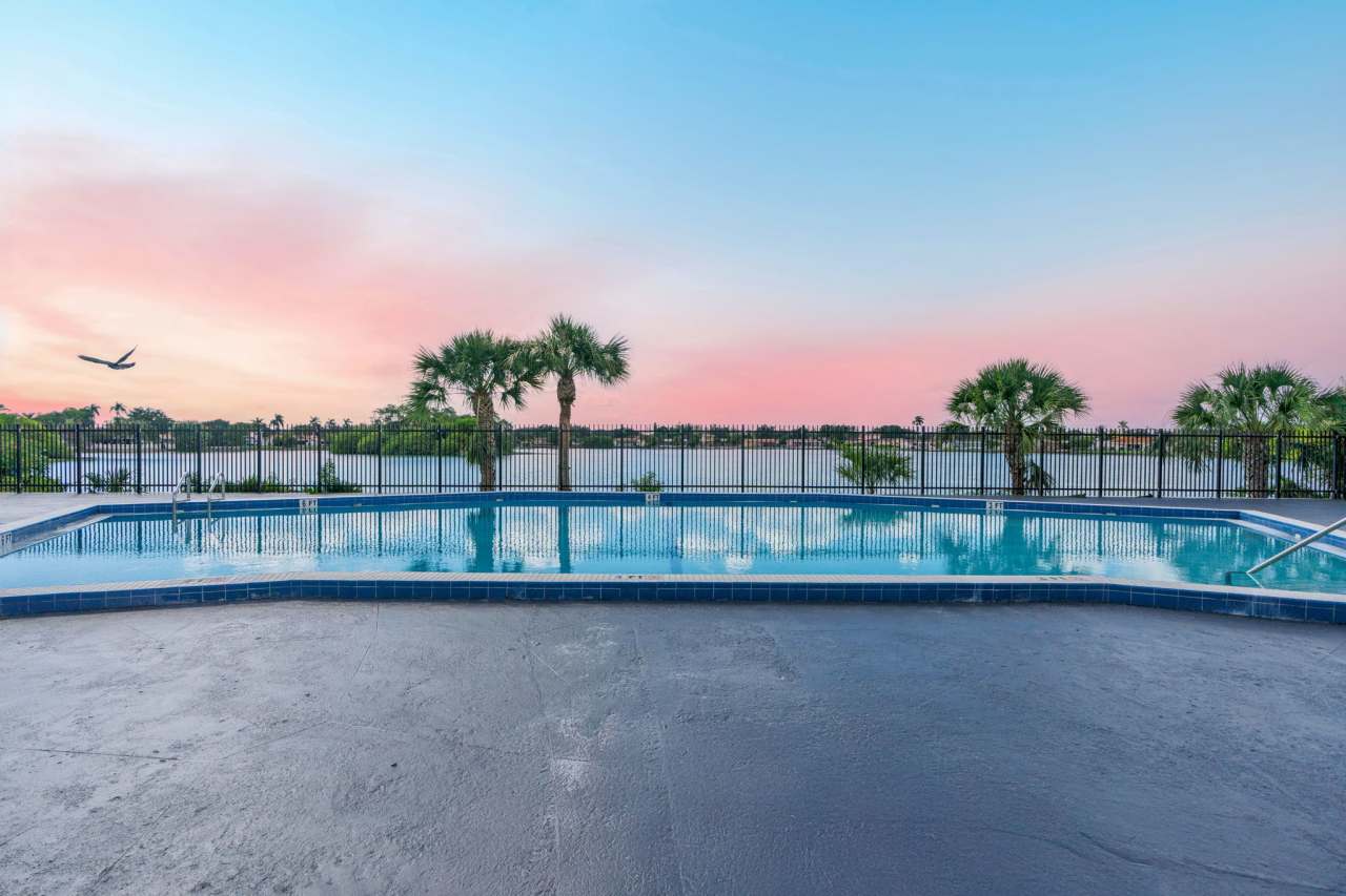 Lakeshore Presidential Apartments