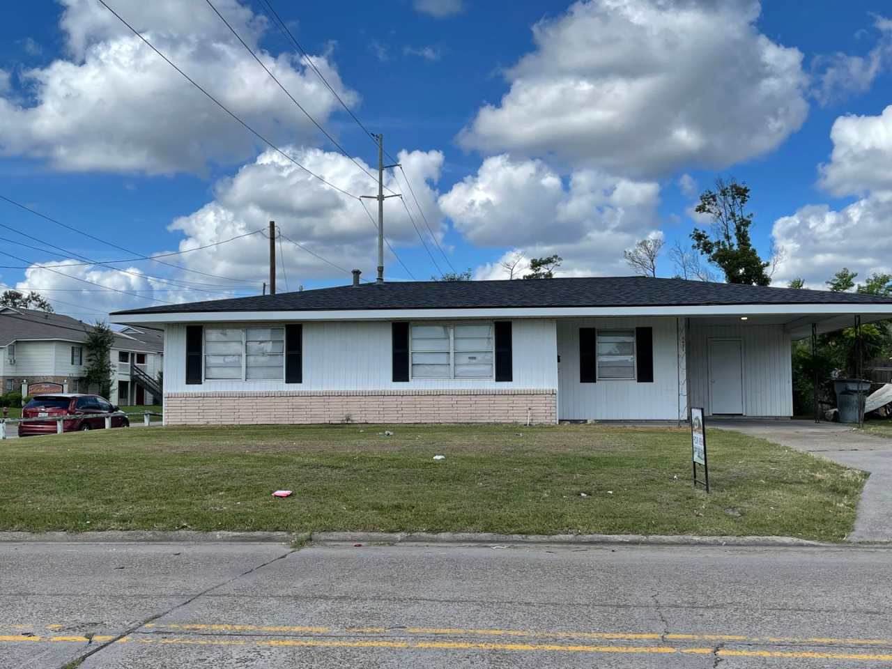 1101 Sunset Dr