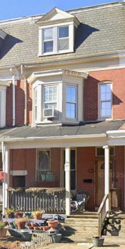 5 Bedroom home available now in York!