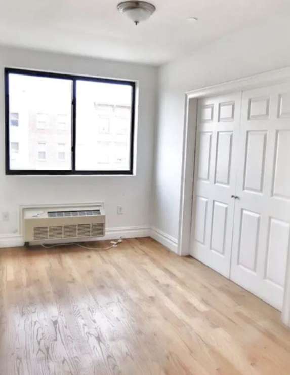 154 1/2 Washington Avenue