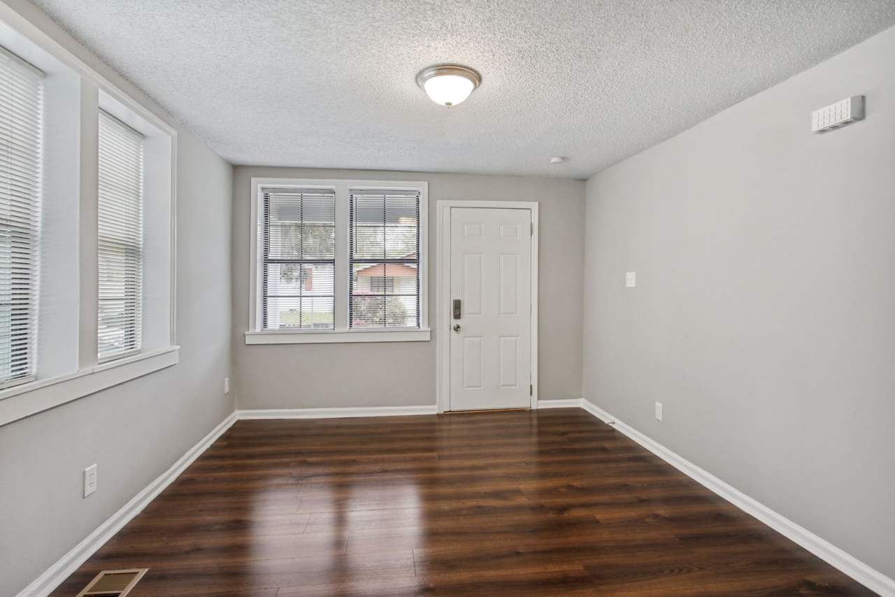 Large Near Downtown 3BR/1BA House For Rent